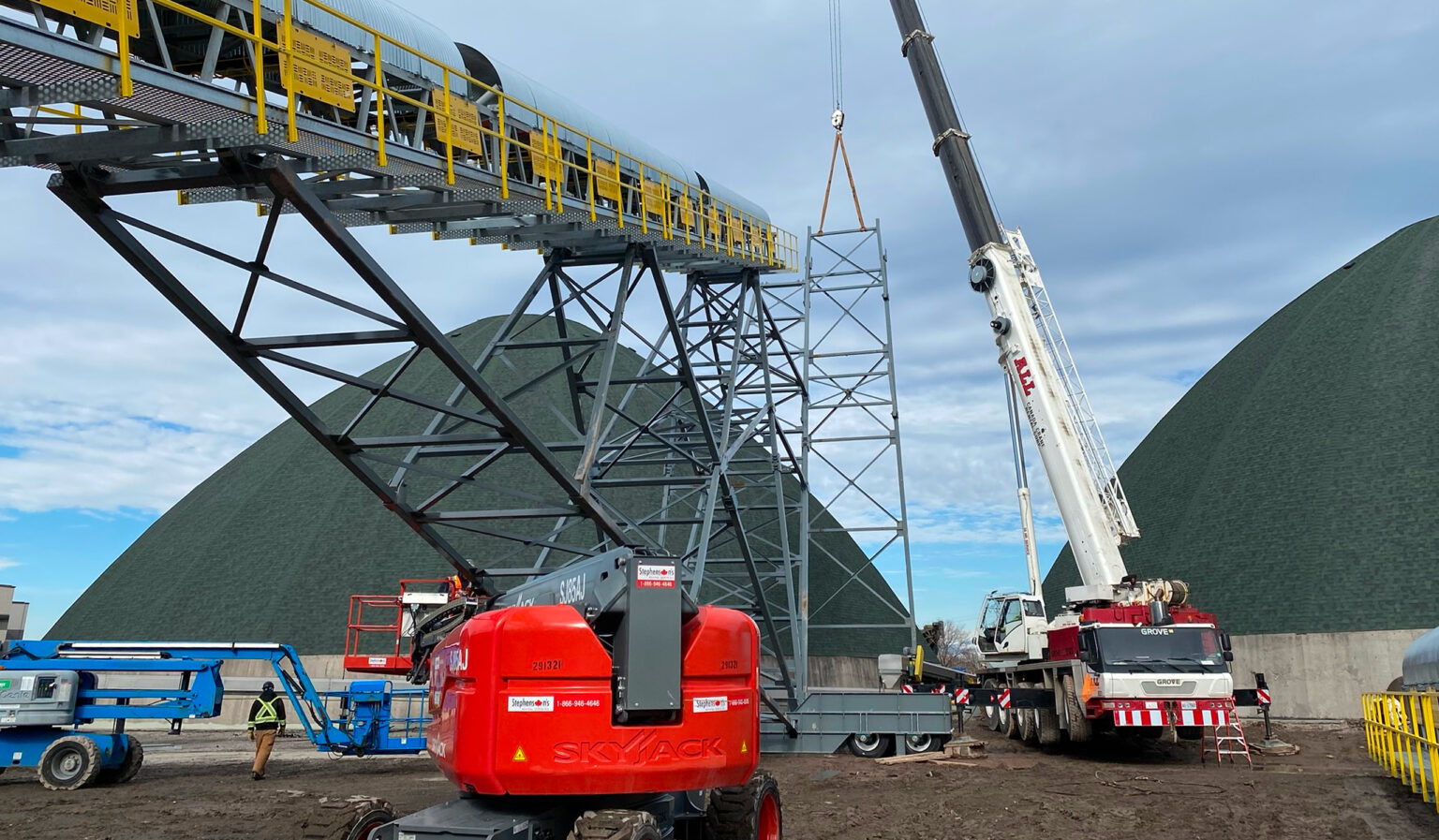 kreator-48x245-custom-radial-stacker-project-advanced-millwright-agrico
